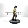 Bombero Andando Escalera