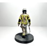 Bombero Andando Escalera